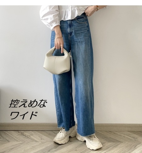 60歳からは控えめなワイドパンツ